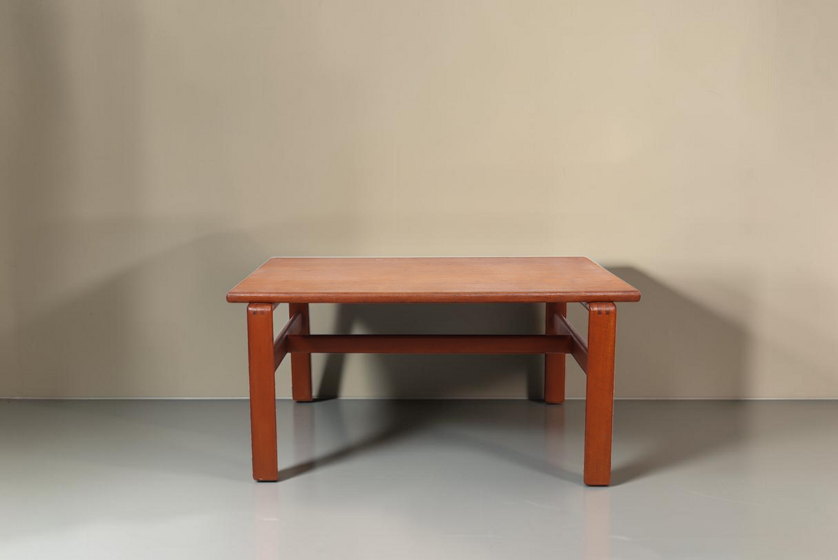 Vintage Space Couchtisch aus massivem Teakholz im skandinavischen Mid-Century Design der 60er Jahre
