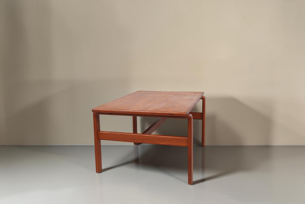 Vintage Space Couchtisch aus massivem Teakholz im skandinavischen Mid-Century Design der 60er Jahre