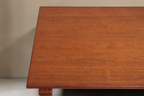 Vintage Space Couchtisch aus massivem Teakholz im skandinavischen Design der 60er Jahre mit sichtbarer Maserung