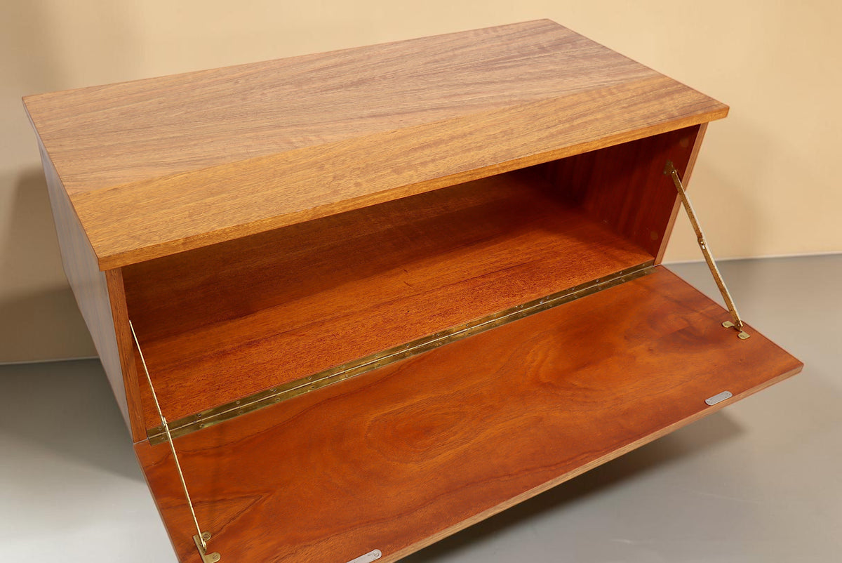 Vintage Space Hellerau 430 Kommode aus Ozean Nussbaum Holz mit Klapptür im Mid-Century Design