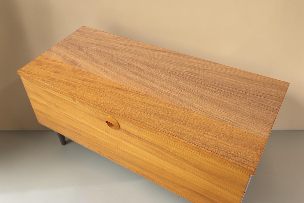 Vintage Space Hellerau Kommode aus Ozean Nussbaum Holz mit Klappe im Mid Century Design