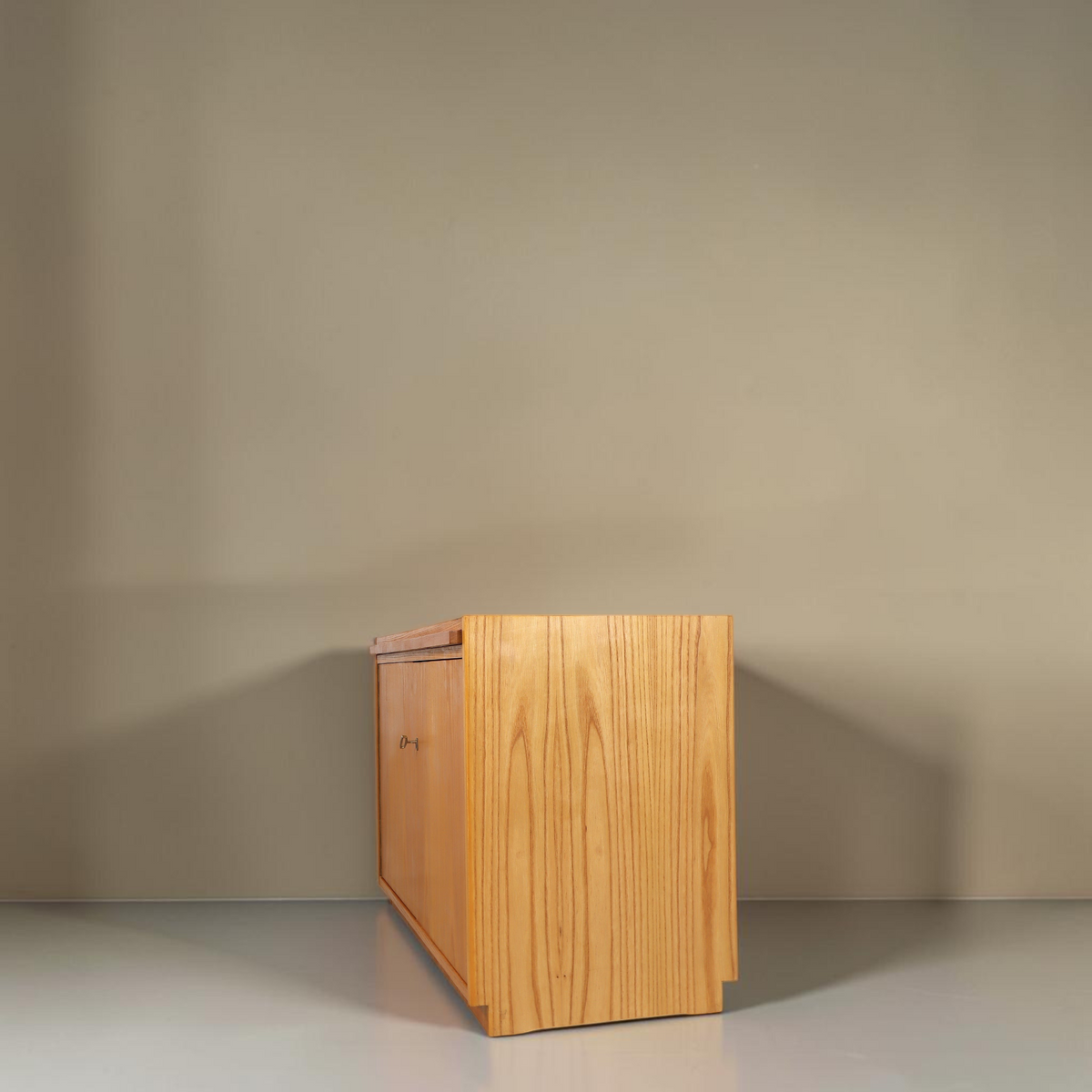 Vintage Space Hellerau Sekretär Kommode aus hellem Holz im Mid-Century-Stil mit klarer Linienführung