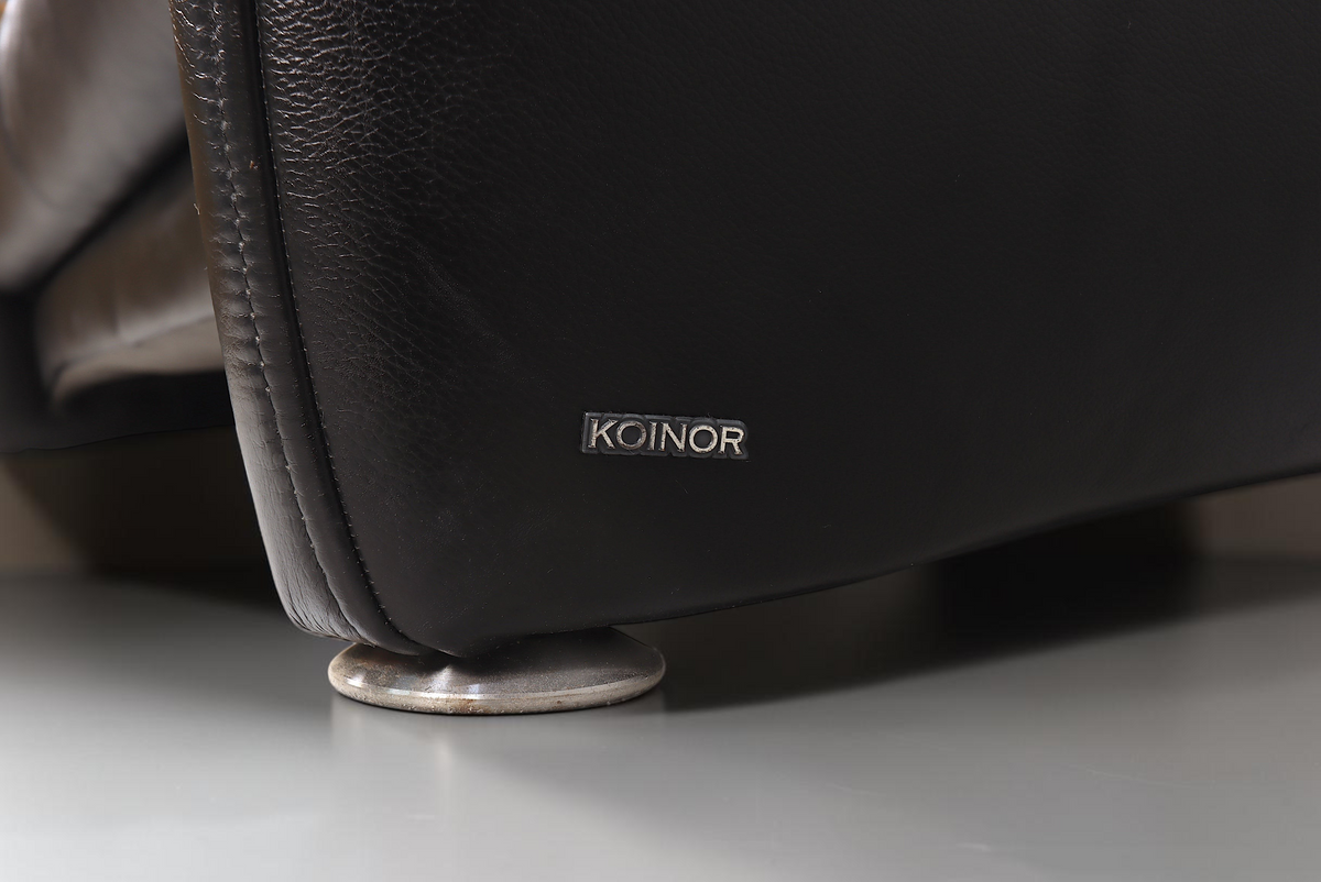 Vintage Space Koinor 2-Sitzer Ledersofa in Schwarz mit hochwertigem Lederbezug und markantem Logo-Detail